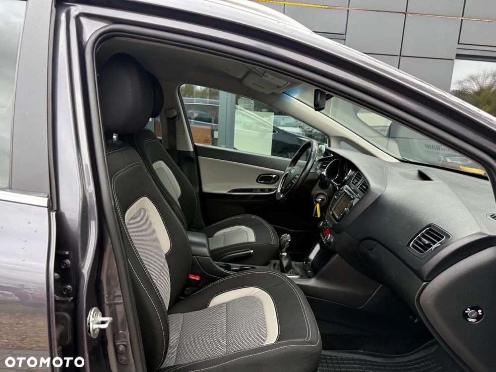 Kia Ceed 1.6 CRDi SCR L - 28