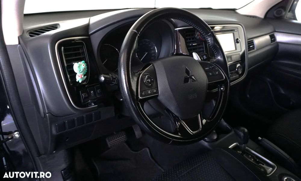 Mitsubishi Outlander 2.2 DI-D 4WD Automatik Plus - 4