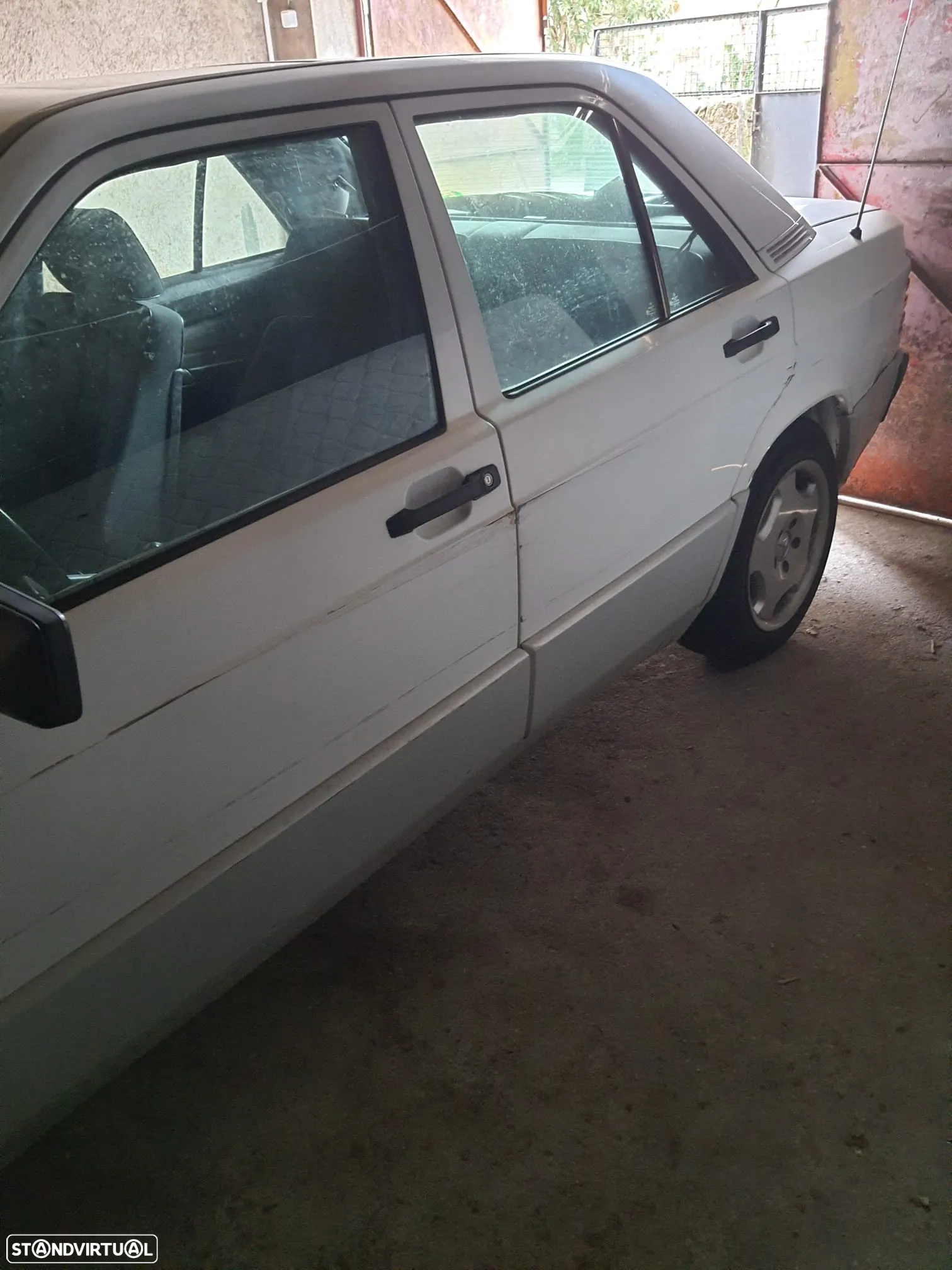 Mercedes-Benz 190 D 2.0 - 6