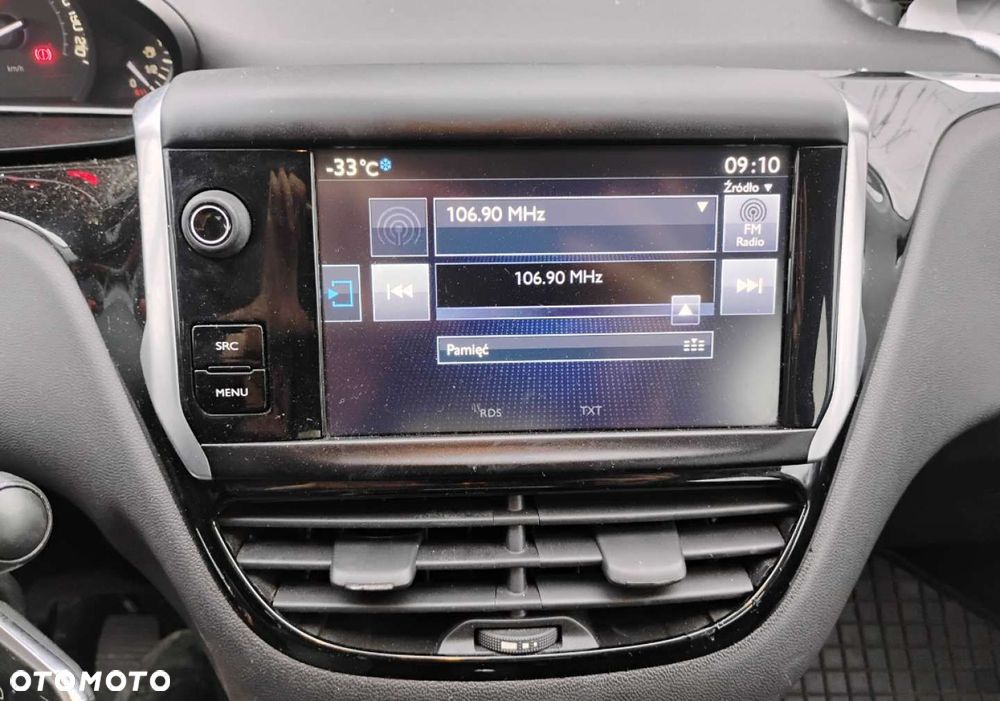 Peugeot 208 - 15