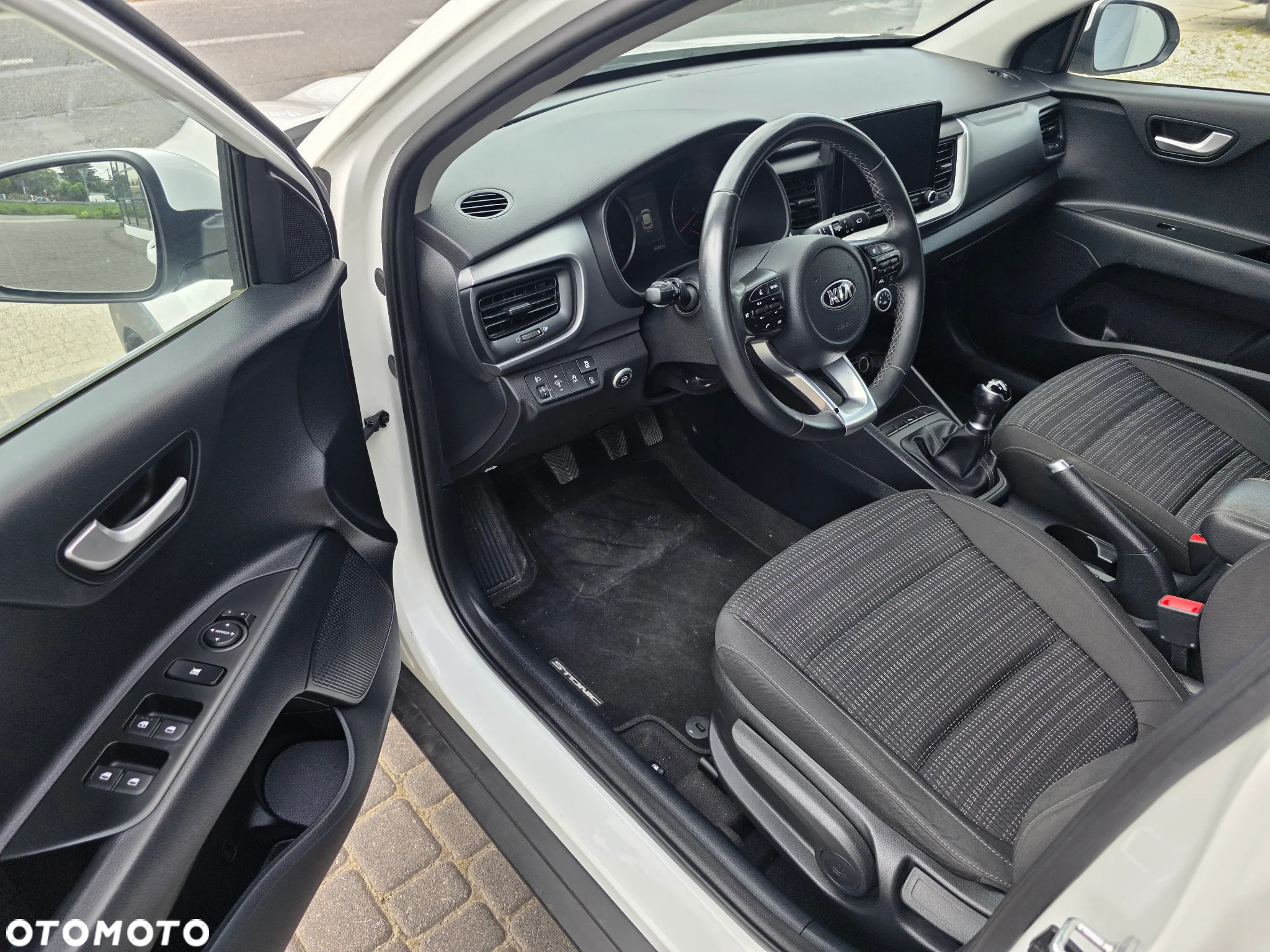 Kia Stonic 1.2 L Business Line - 9