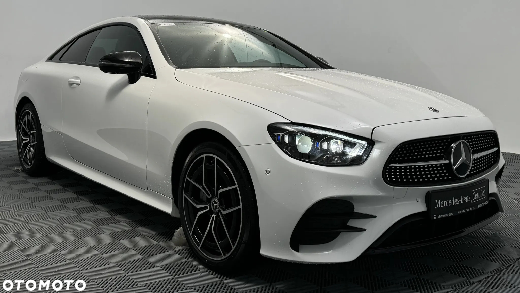 Mercedes-Benz Klasa E 220 d 4Matic Coupe 9G-TRONIC AMG Line - 27