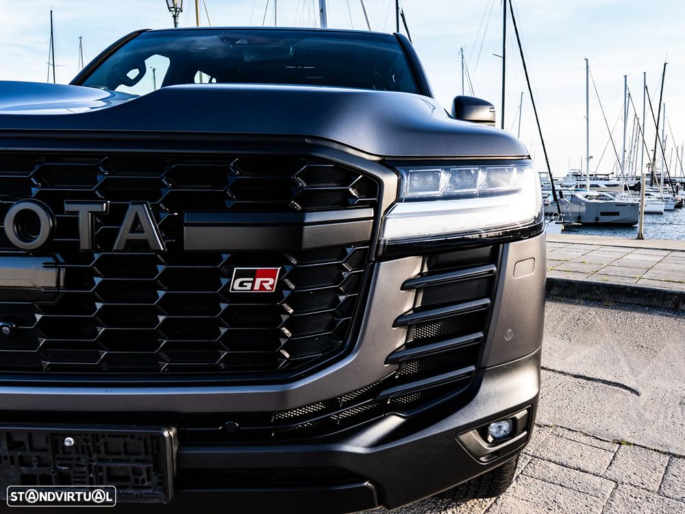 Toyota Land Cruiser - 31