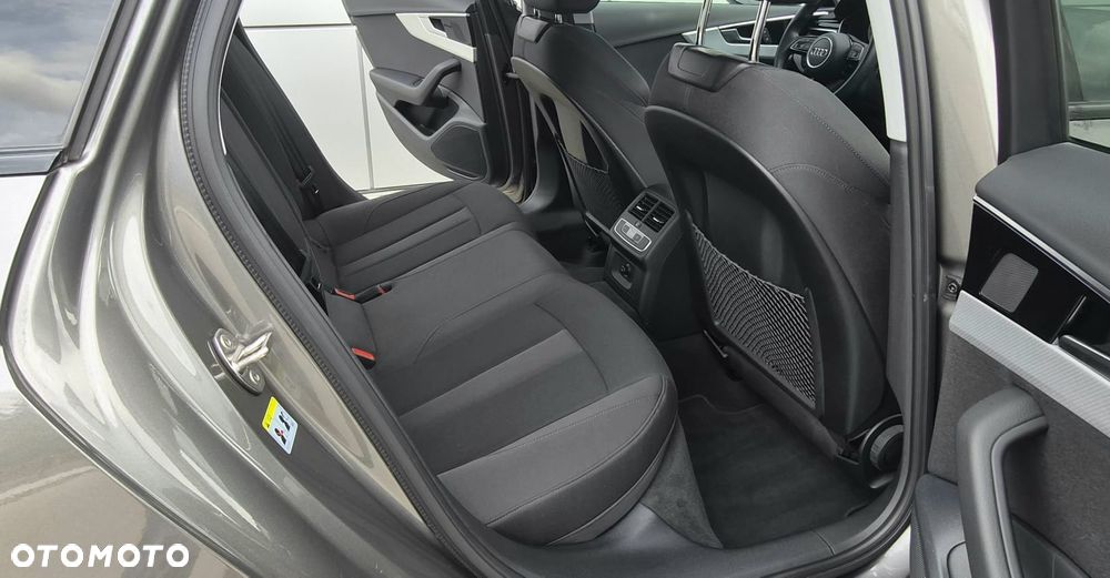 Audi A4 Avant 40 TFSI quattro S tronic advanced - 33