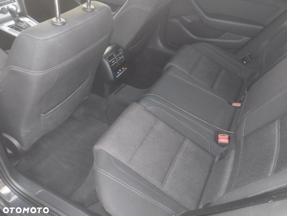Volkswagen Passat 2.0 TDI SCR DSG Comfortline - 7