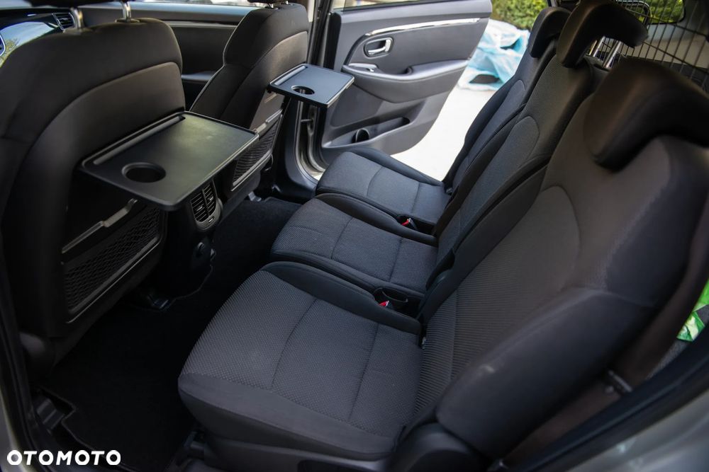 Kia Carens 1.7 CRDi Vision - 20