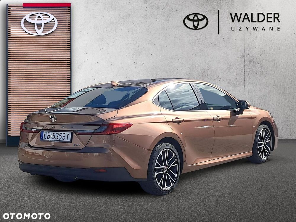 Toyota Camry - 6