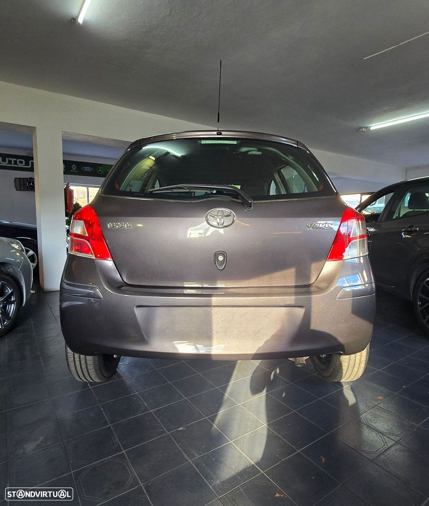 Toyota Yaris 1.4 D-4D AC Manual - 8