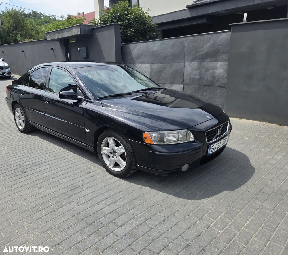 Volvo S60 2.4 D Momentum Geartronic - 1