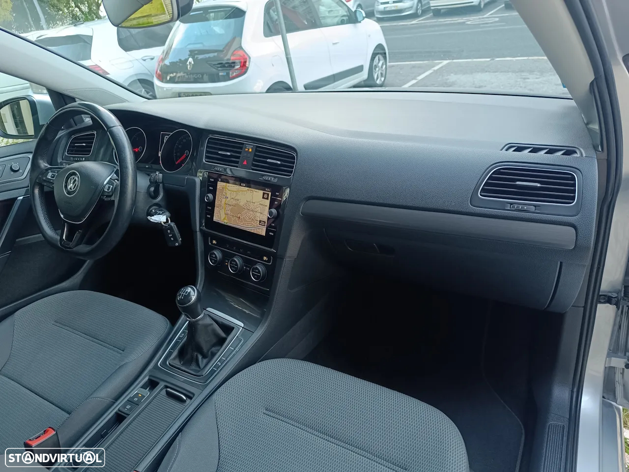 VW Golf 1.6 TDI Confortline - 20