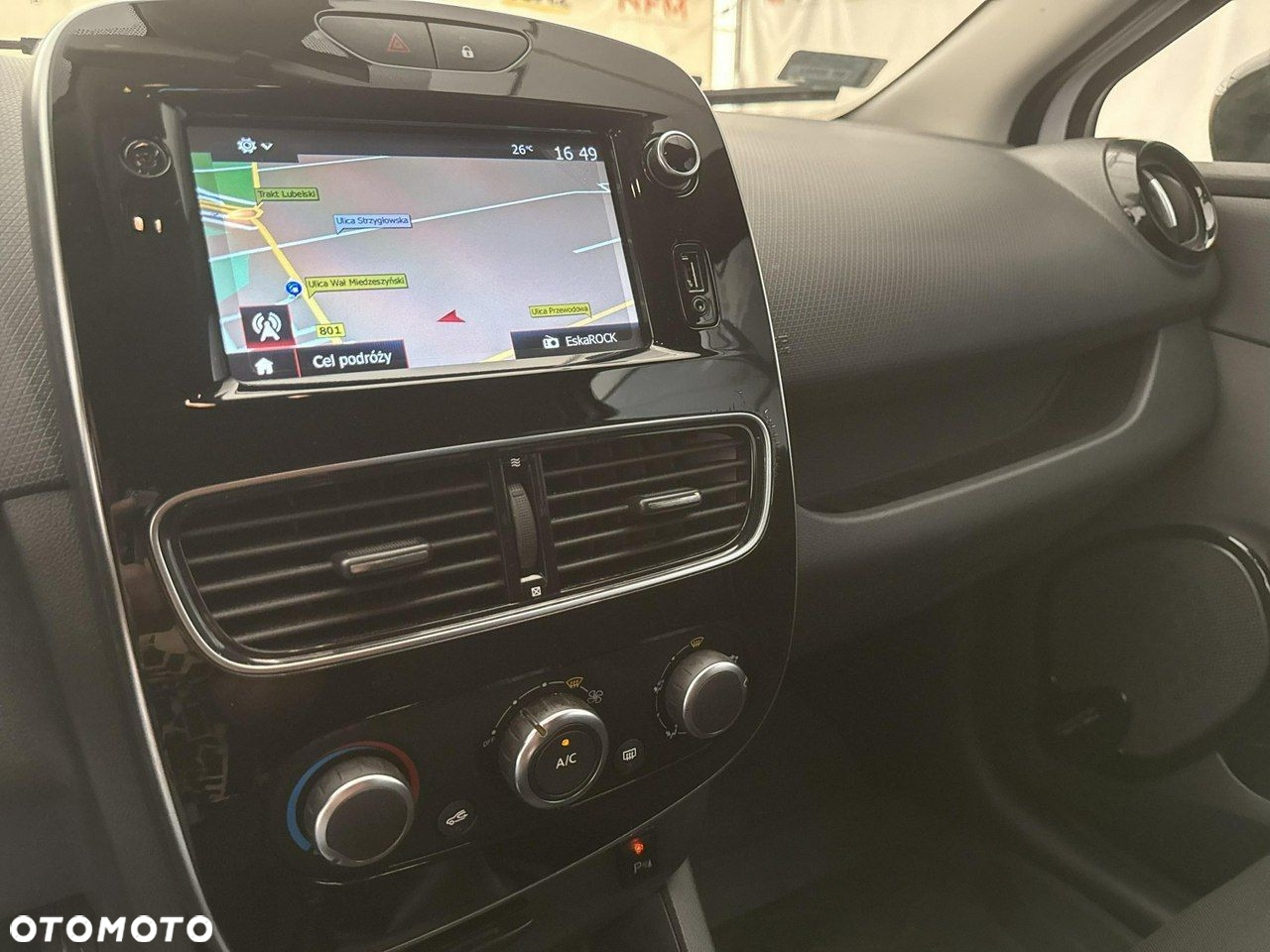 Renault Clio - 24