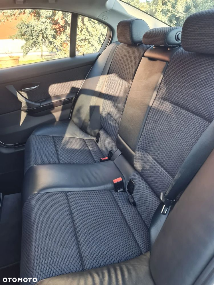 BMW Seria 3 318i - 12