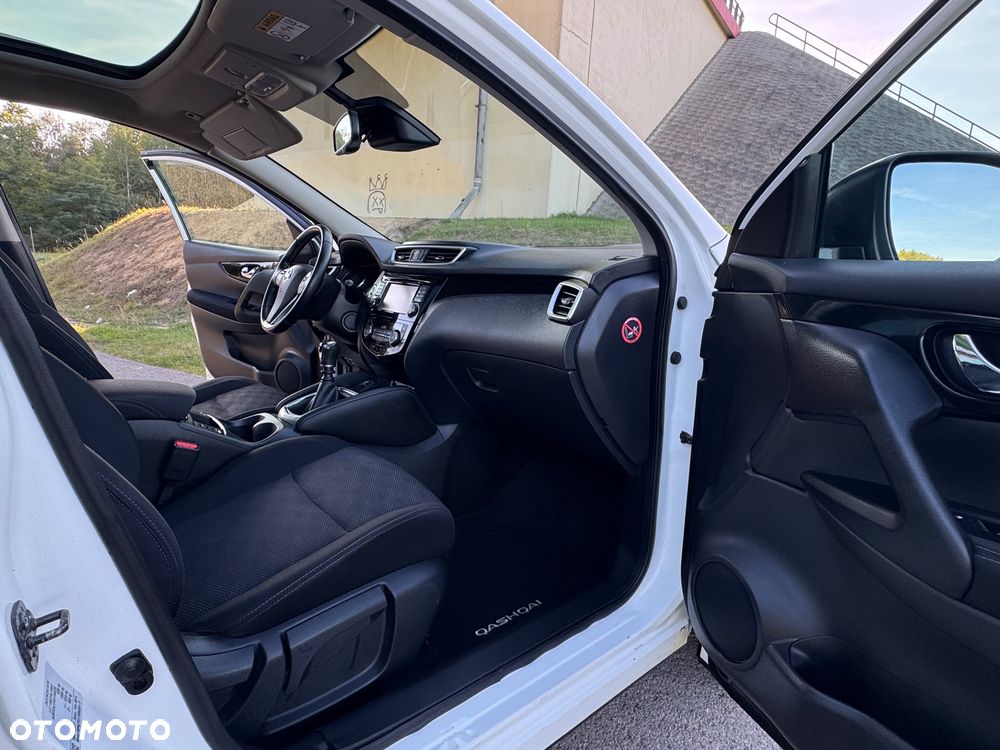 Nissan Qashqai 1.6 DIG-T Tekna+ - 23