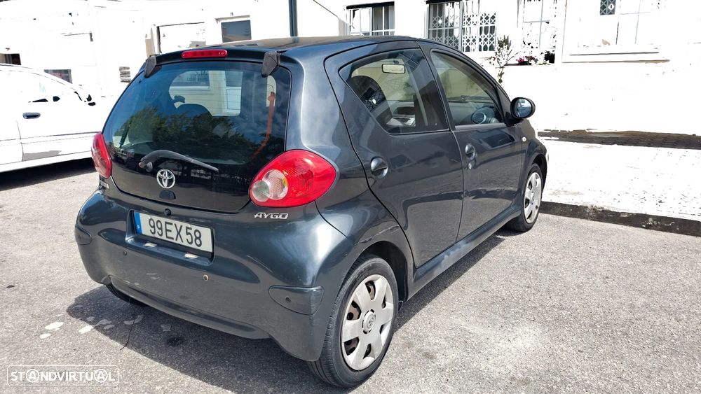 Toyota Aygo 1.0 - 2