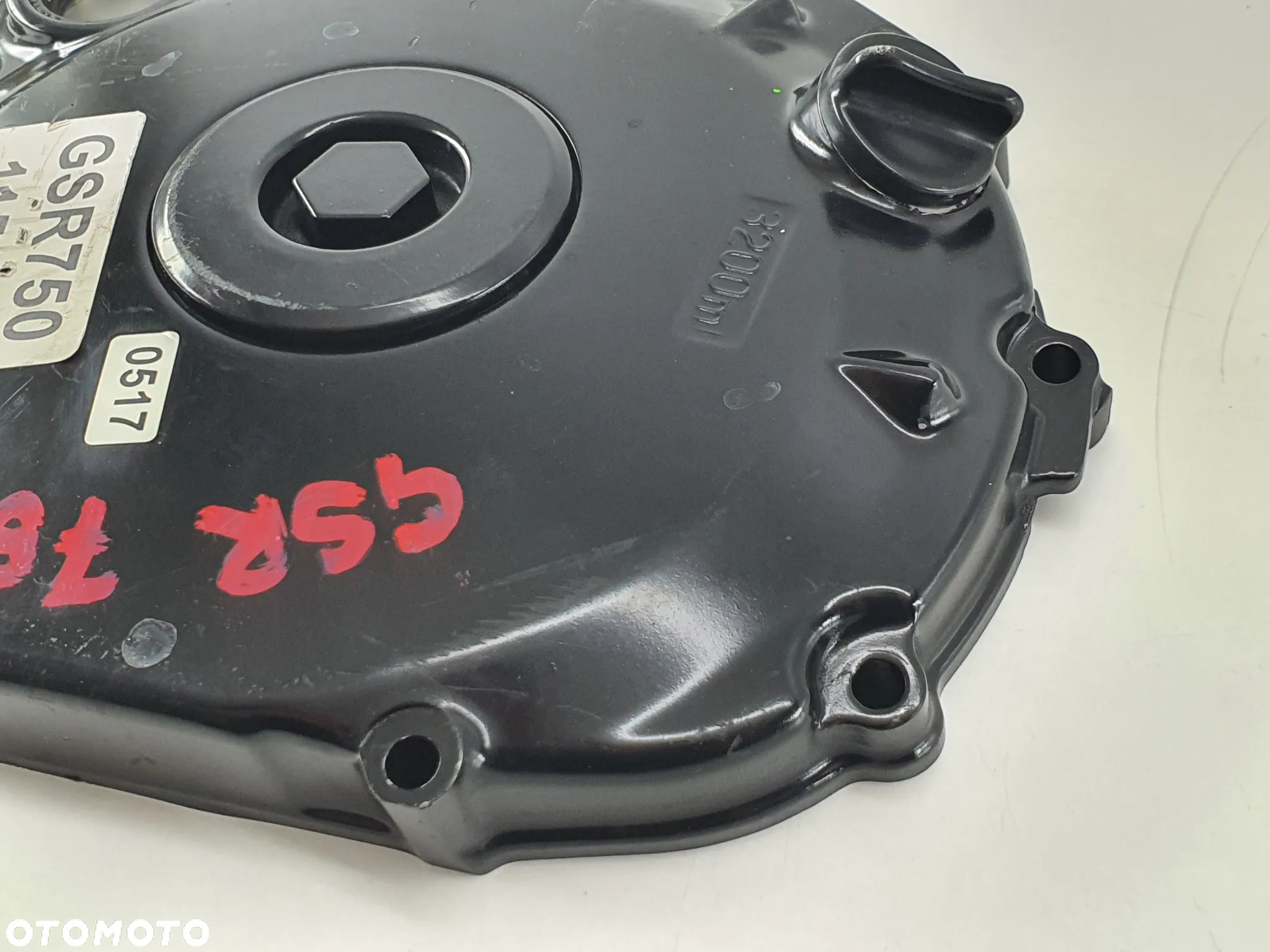 SUZUKI GSR 750 DEKIEL POKRYWA - 5