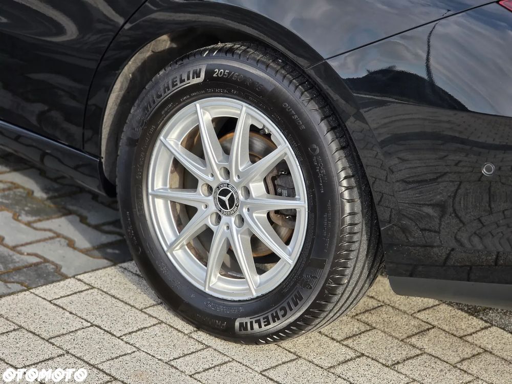 Mercedes-Benz CLA 180 d Progressive 8G-DCT - 28