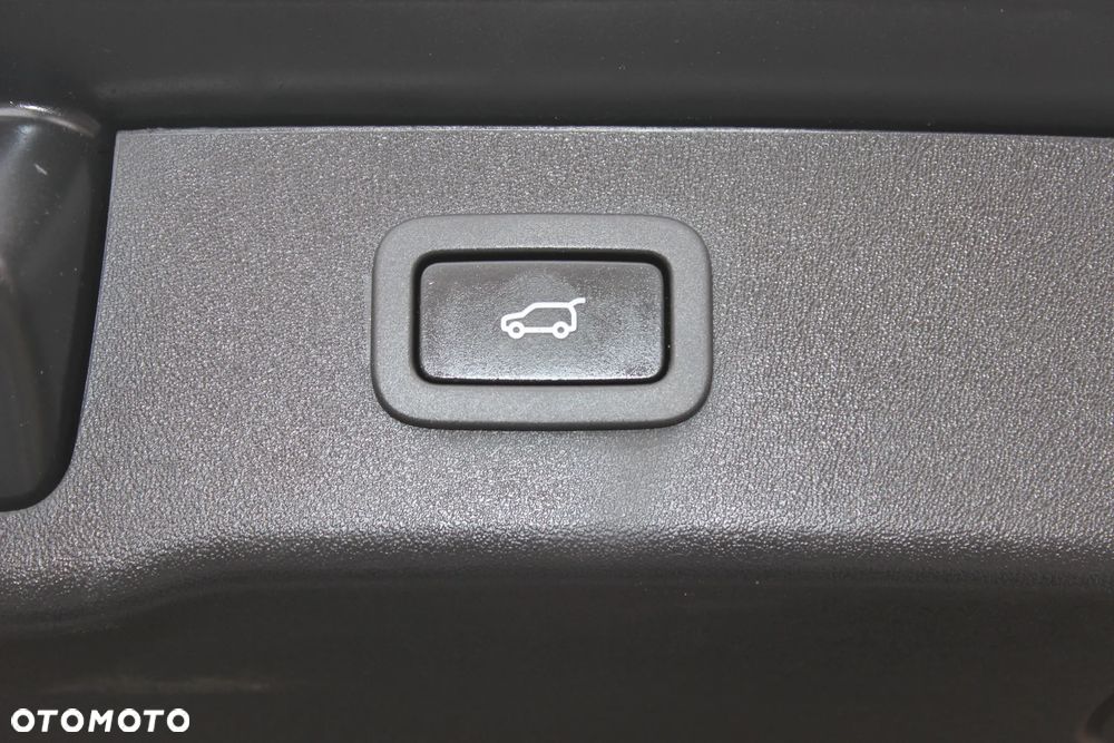 Jaguar XF 25d R-Sport - 16