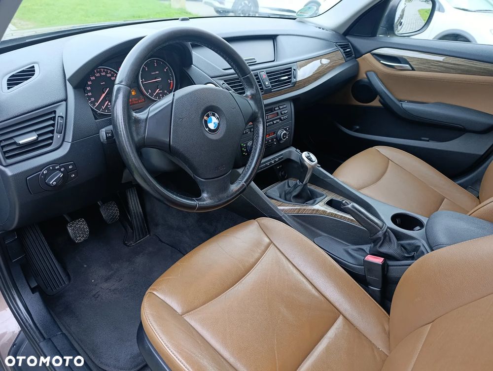 BMW X1 sDrive18d xLine - 13