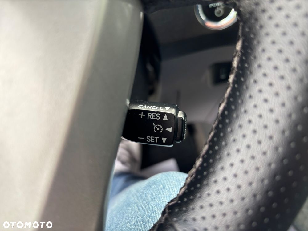 Toyota Prius - 32
