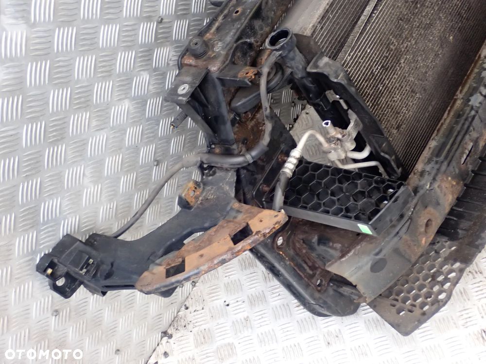 PAS PRZEDNI CHŁODNICE WENTYLATOR HYUNDAI IX 35  2.0 CRDI - 4