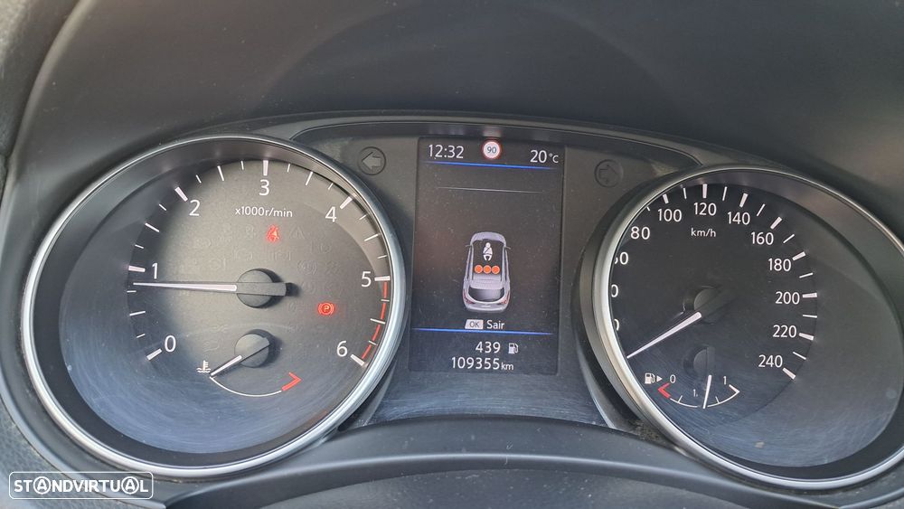 Nissan Qashqai 1.5 dCi N-Connecta J18 - 10