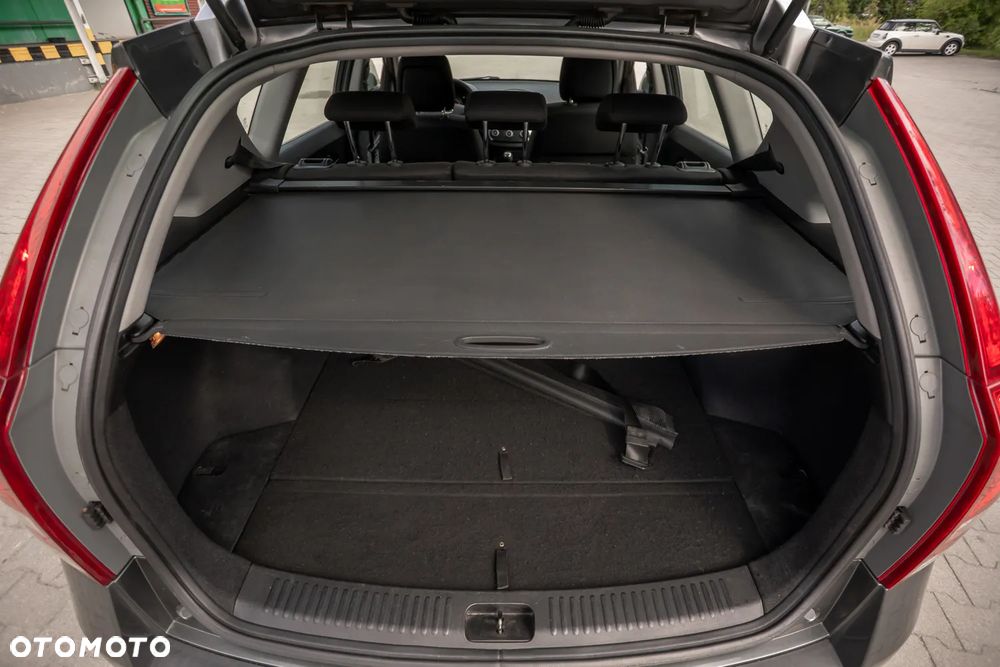 Kia Ceed 1.4 CVVT - 24
