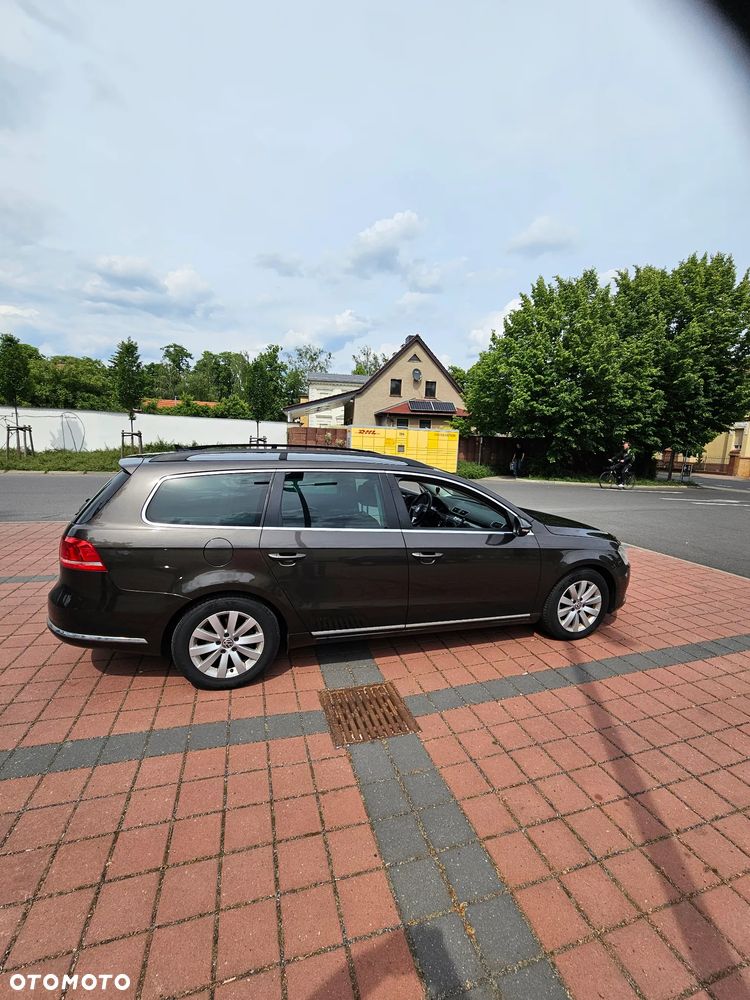 Volkswagen Passat - 12