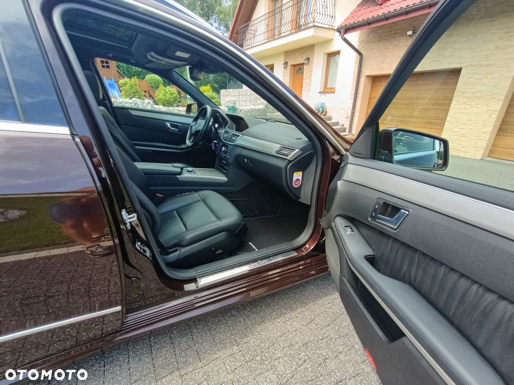 Mercedes-Benz Klasa E 300 CDI DPF BlueEFFICIENCY 7G-TRONIC Avantgarde - 37