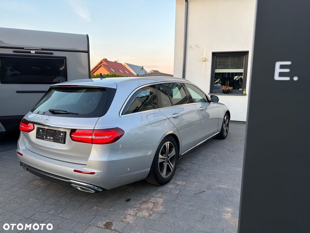 Mercedes-Benz Klasa E 220 d 9G-TRONIC Avantgarde - 2