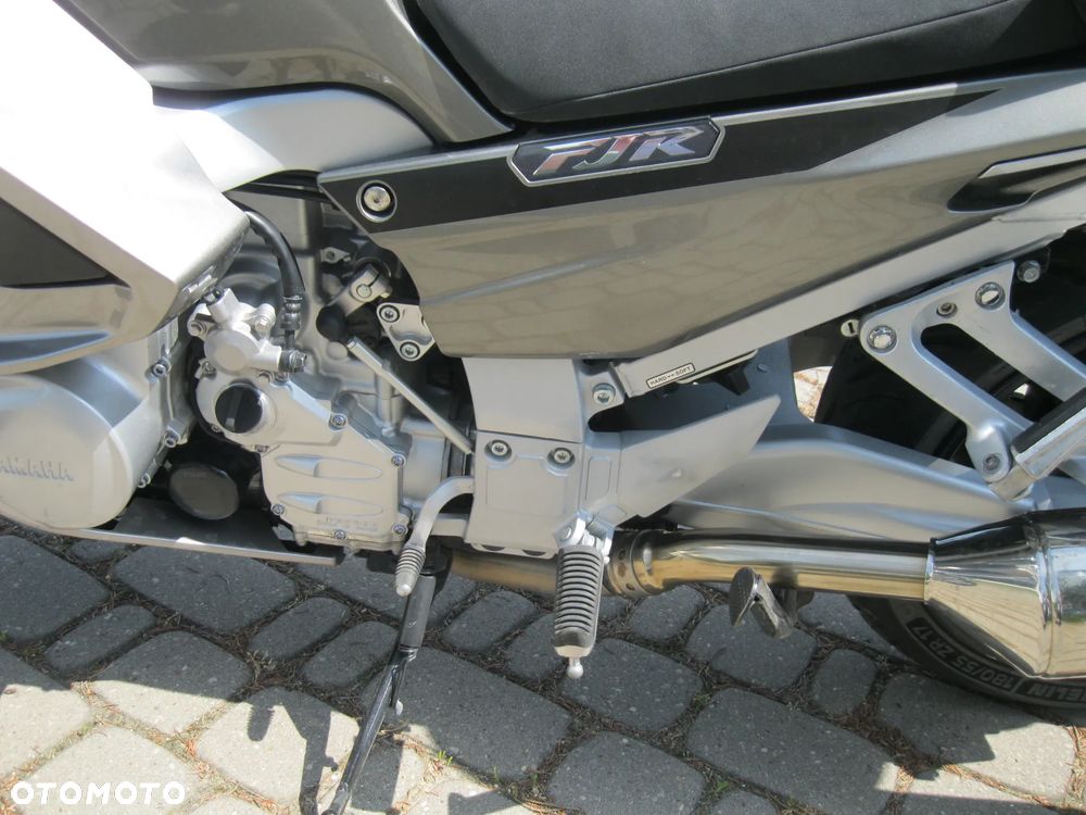 Yamaha FJR - 9