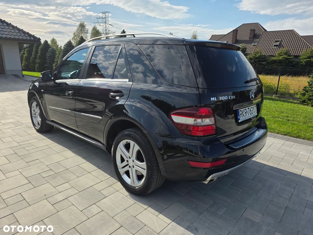 Mercedes-Benz ML 300 CDI 4Matic 7G-TRONIC DPF BlueEFFICIENCY Grand Edition - 3