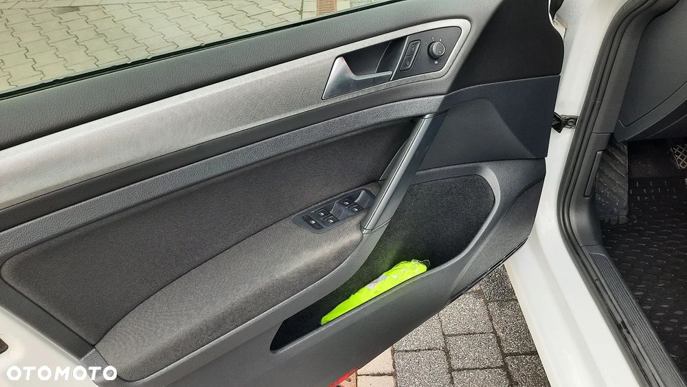 Volkswagen Golf VII 1.0 TSI BMT Trendline - 6