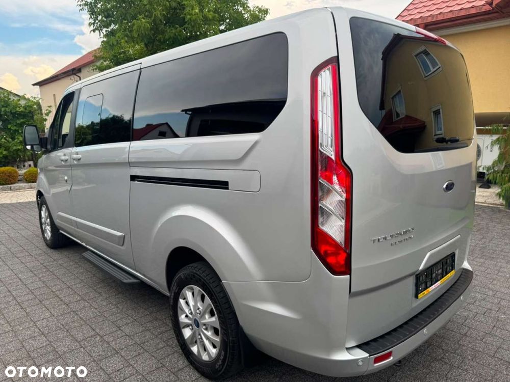 Ford Tourneo Custom - 19