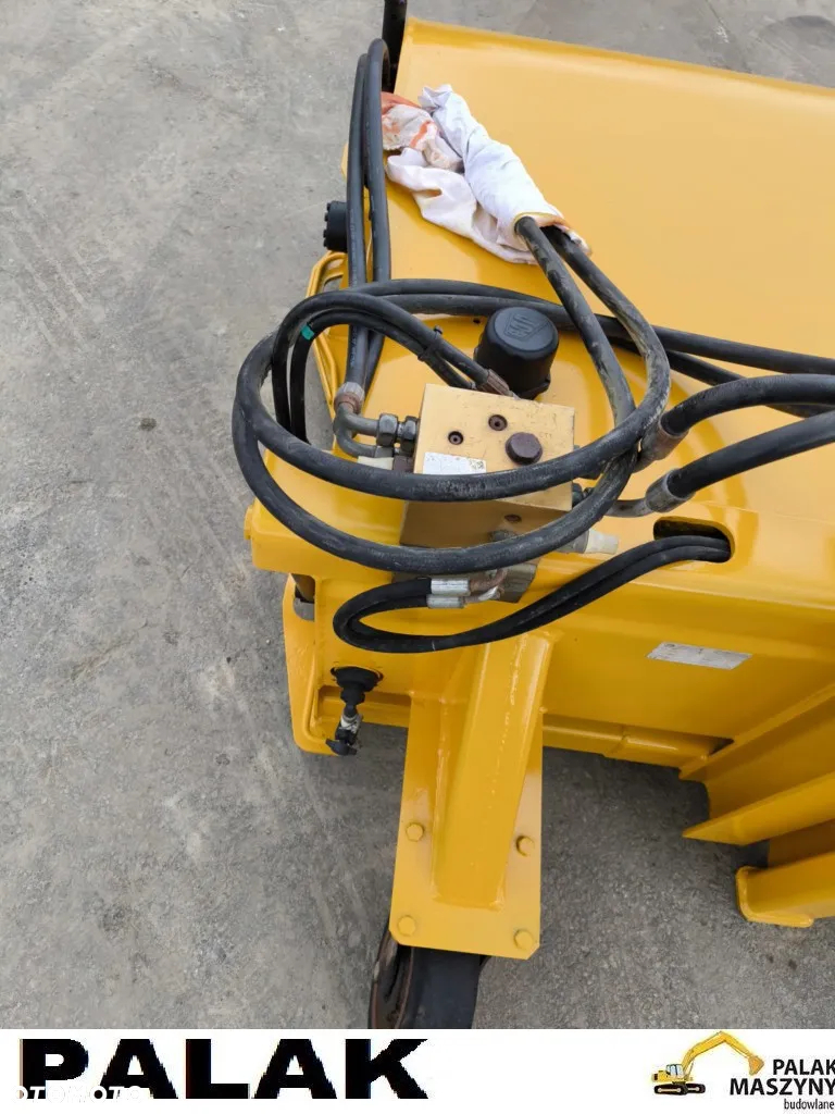 JCB Zamiatarka JCB SC 210, 2011 rok /3cx /4cx - 10