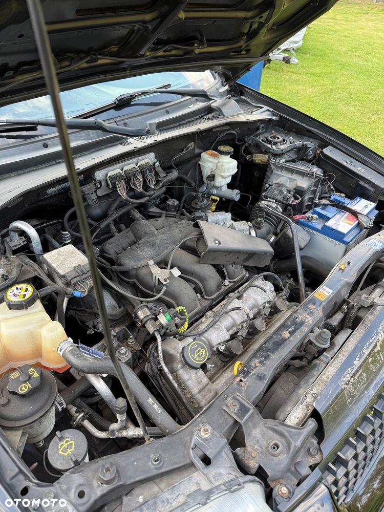 Ford Maverick 3.0 V6 Limited - 24