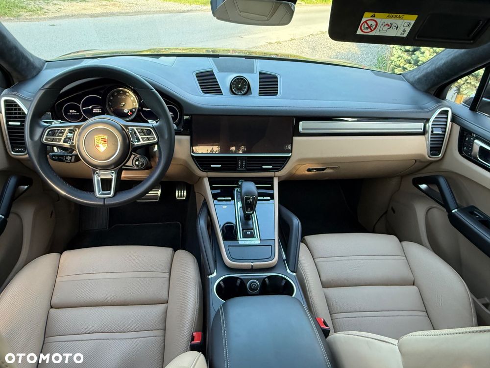 Porsche Cayenne Turbo - 9
