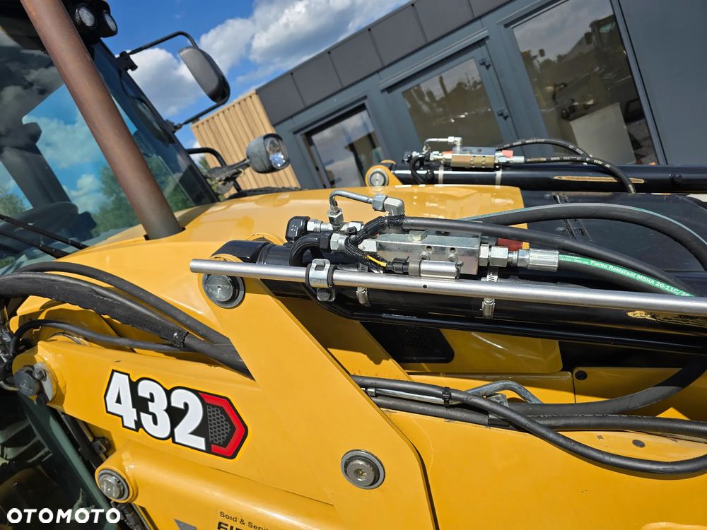 Caterpillar - 9