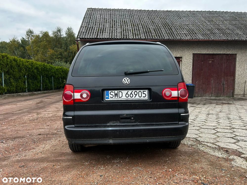 Volkswagen Sharan 1.9 TDI Highline - 3