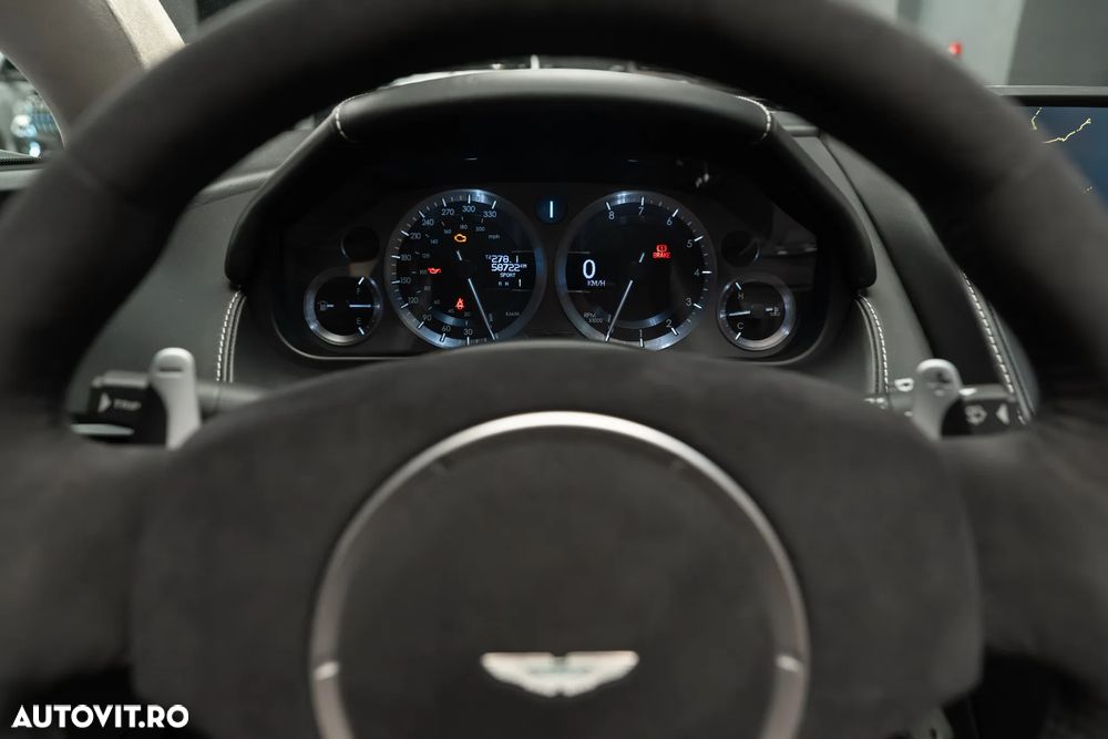 Aston Martin V8 Vantage - 24