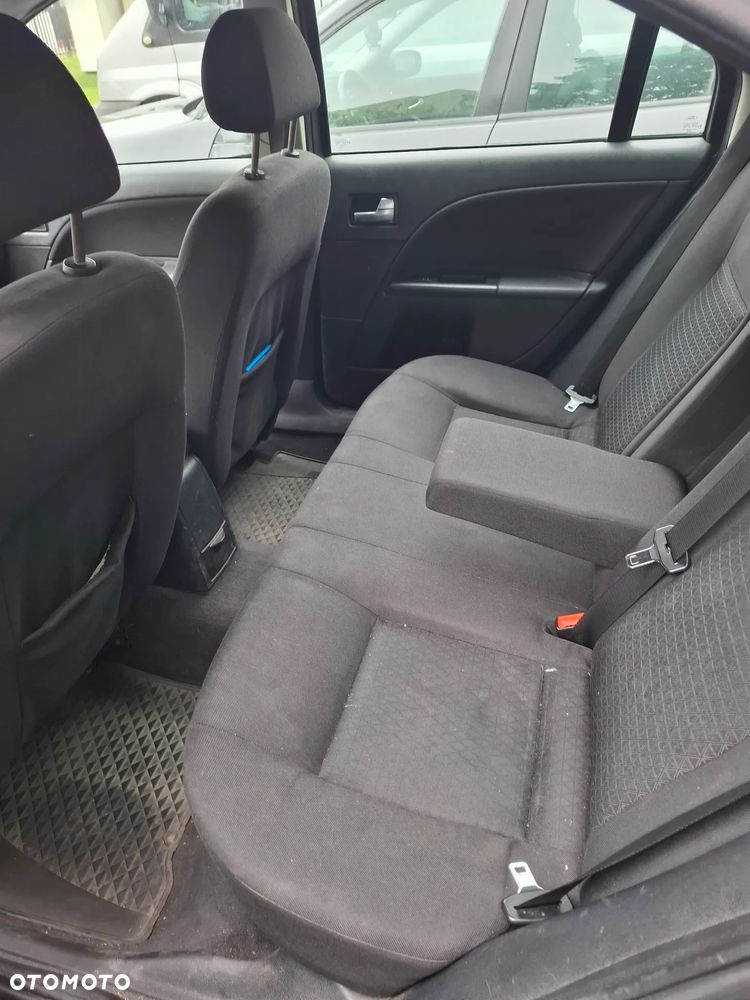 Ford Mondeo 1.8 Trend X - 11