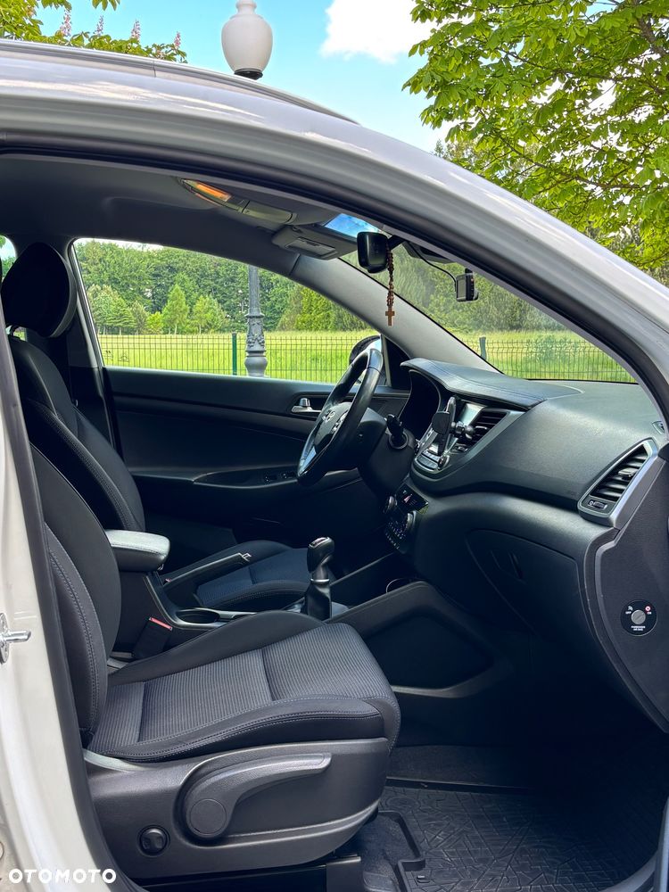 Hyundai Tucson 2.0 CRDI BlueDrive Style 2WD - 11