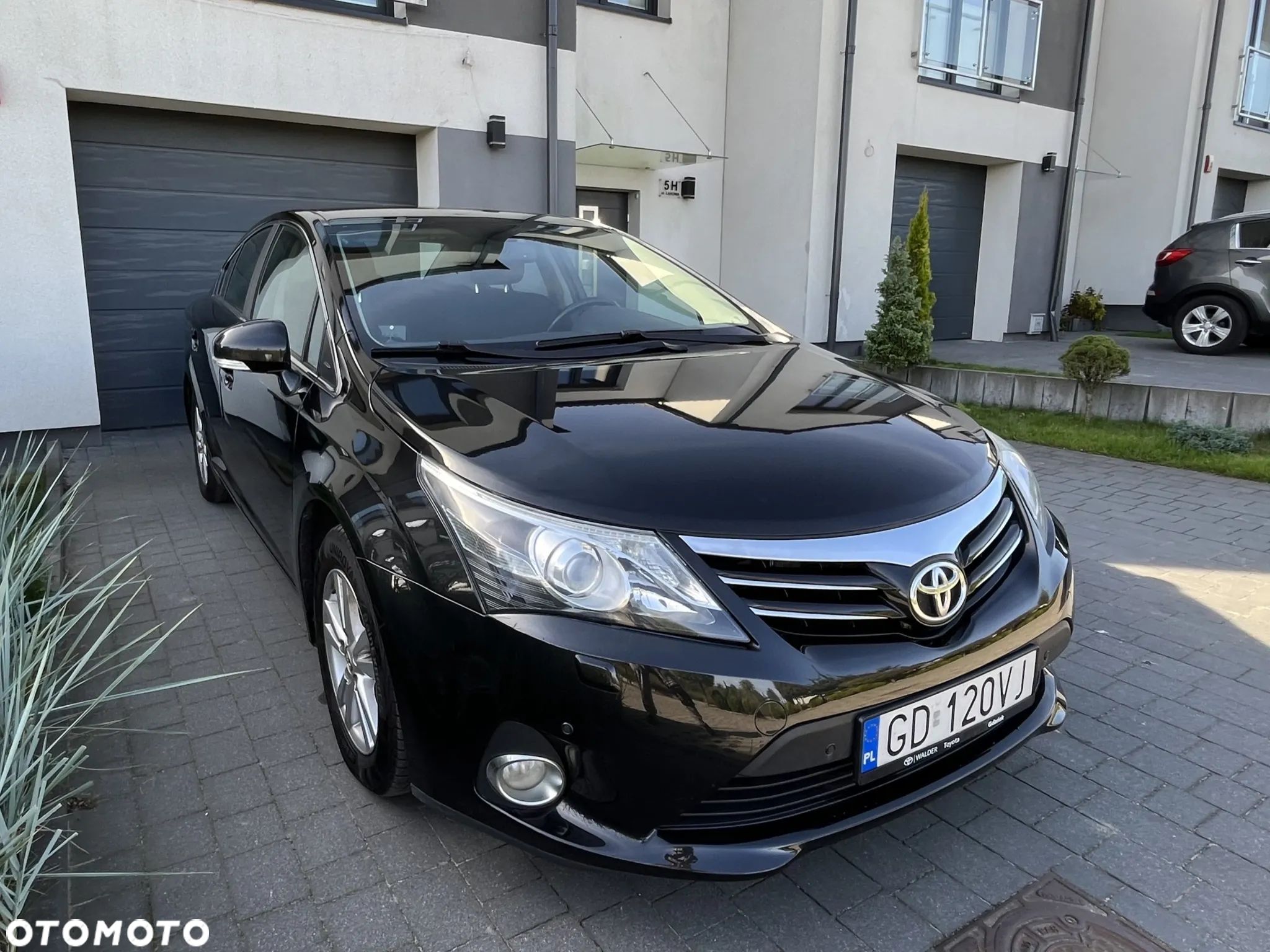 Toyota Avensis 2.0 D-4D Premium - 1