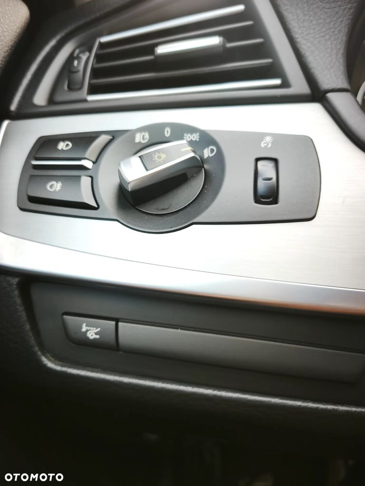 BMW Seria 5 520d Luxury Line - 24