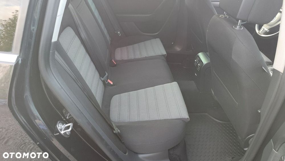 Volkswagen Passat - 23