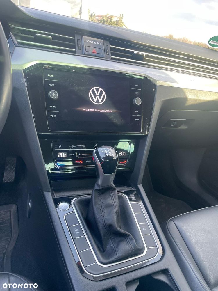 Volkswagen Passat 2.0 TDI SCR Highline - 4
