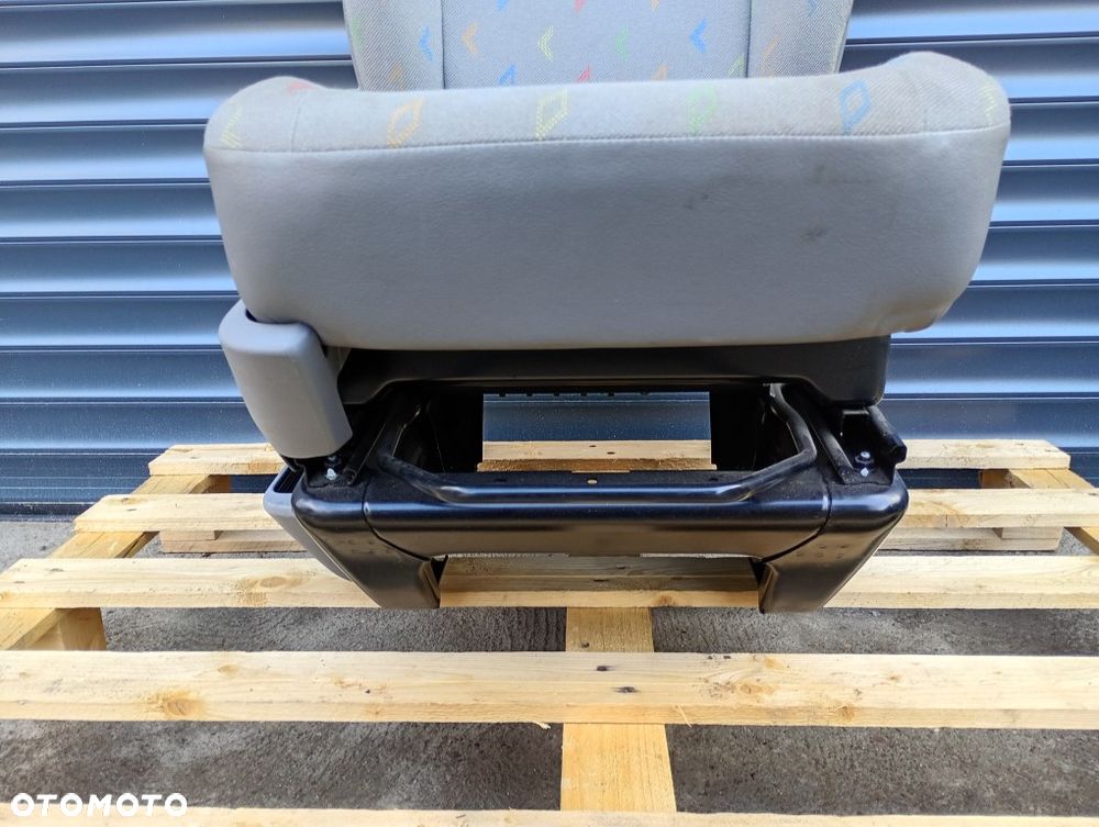 fotel prawy siedzenie pasażera vw transporter t5 t5 lift 2003-2015 - 11
