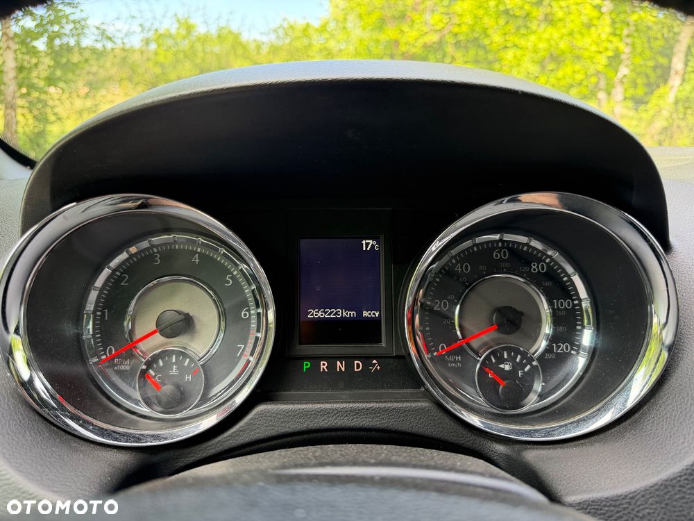 Dodge Grand Caravan - 10