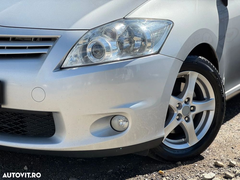 Toyota Auris 2.0 D-4D DPF Sol - 11