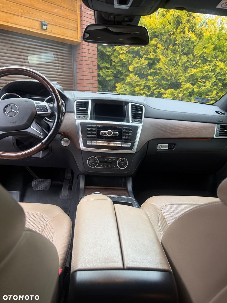 Mercedes-Benz GL 350 BlueTEC 4-Matic - 24