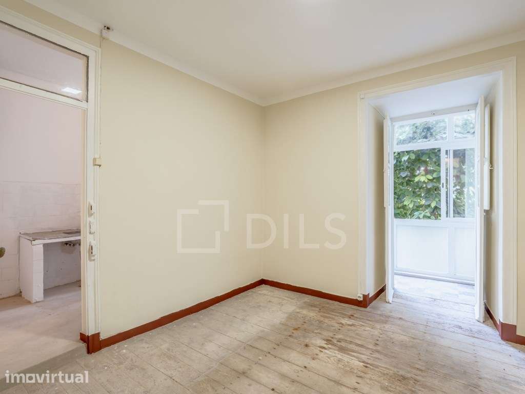 Apartamento T2 com terraço, para reabilitar nos Anjos, Lisboa - Grande imagem: 3/20